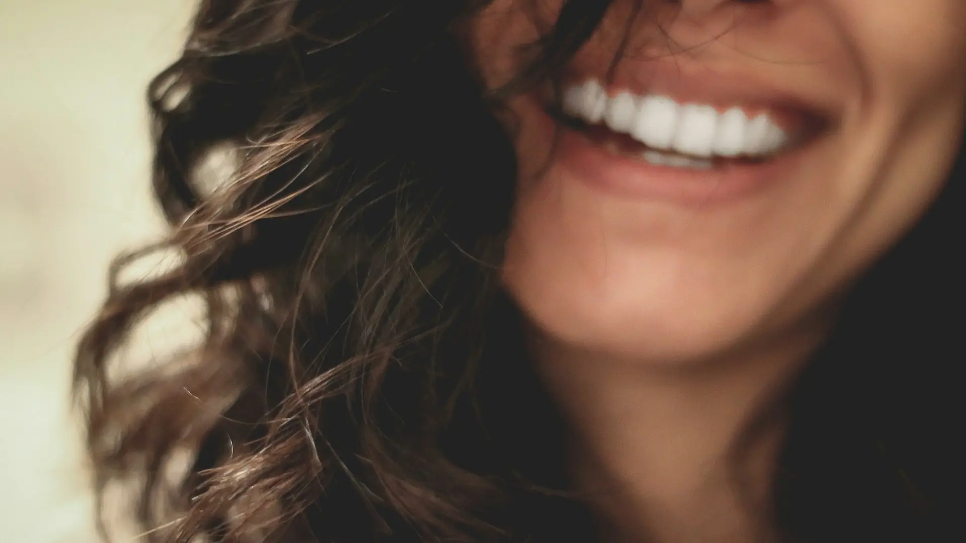 Dr. Alexandra Mustakis | Personalized Dental Care in Bologna